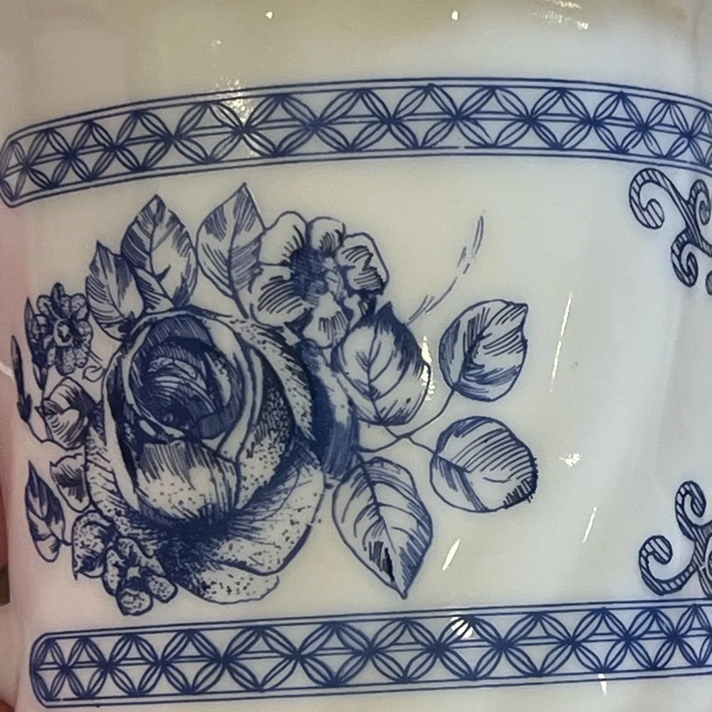 Arcopel Honorine France Blue and White Mug